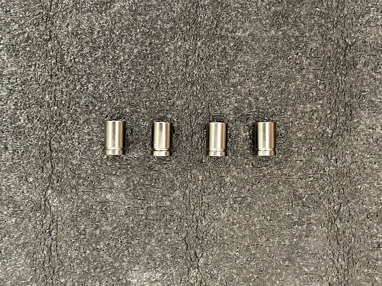 CASQUILLOS VALVULA COCHE, MOTO,BICICLETA,ETC