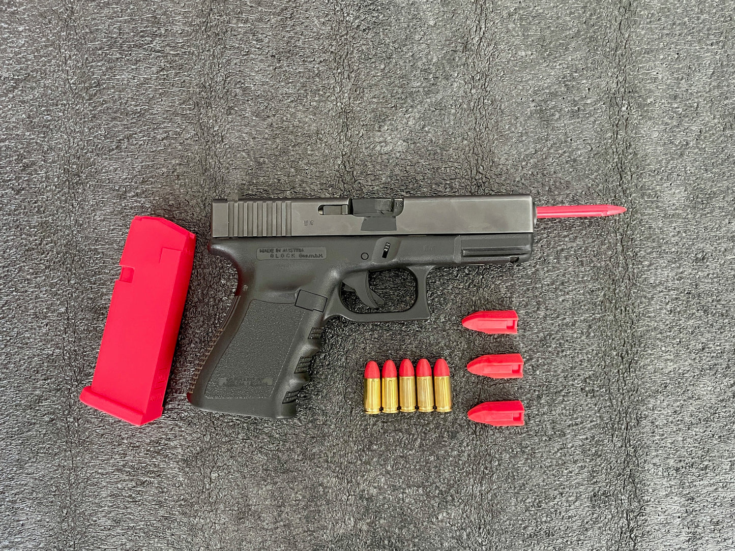 PACK 3 PRO GLOCK  17 (VARILLA KOMBAT FLEX+3 TEJAS ELEVADORAS+5 PROYECTILES INERTES+CARGADOR GLOCK 17)